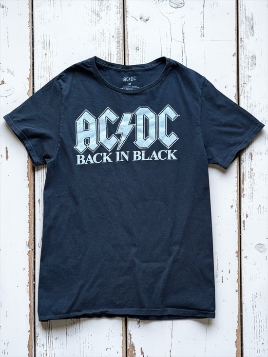 AC/DC Tops - AC/DC Back in Black Graphic Tee Medium Black Band T-Shirt Rock Vintage Style